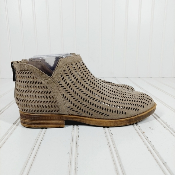 Reaction Kenneth Cole  Girls’ “Wild Fun” Sand Taupe Tan Ankle Bootie A6 - Picture 5 of 11